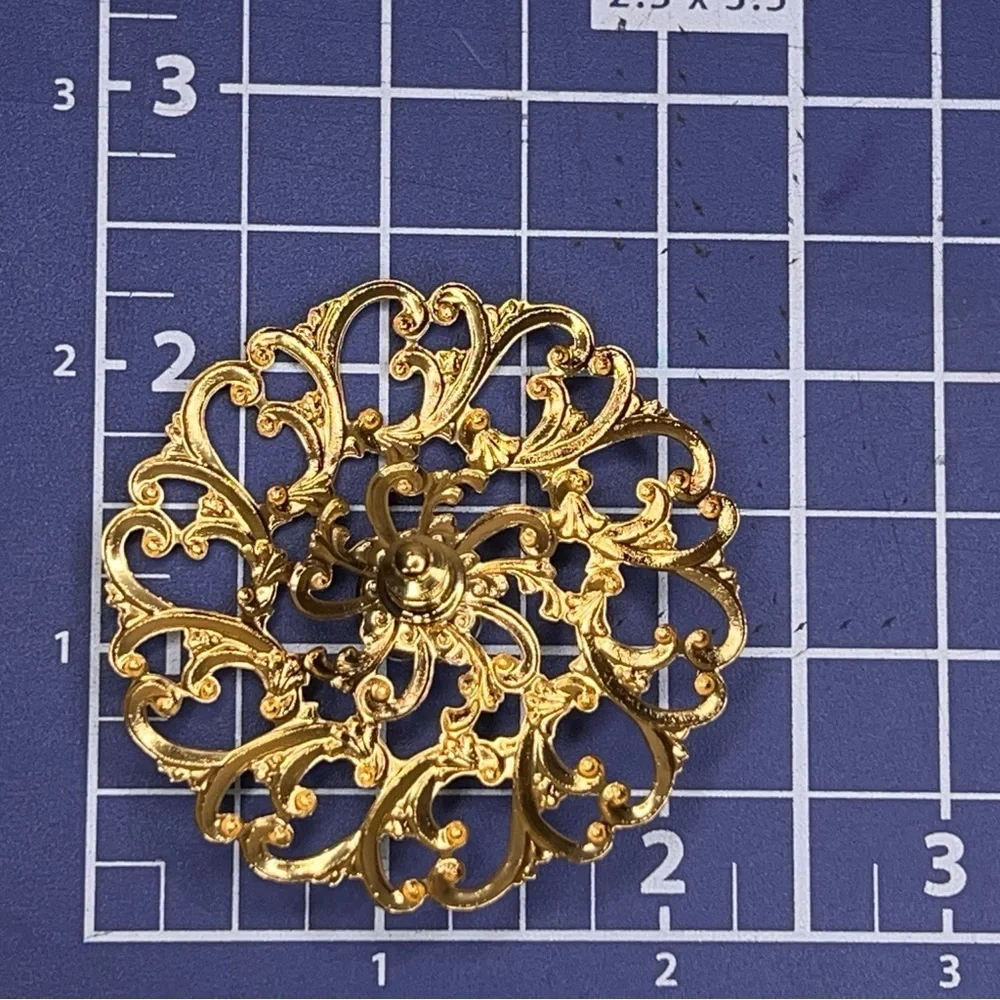 Vintage Avon Gold Tone Faux Pearl Round Filigree Brooch Pin Ornate Filigree